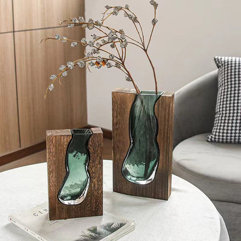 Elegante Glasvase mit Holzfuß - Stilvolle Dekoration für jeden Raum