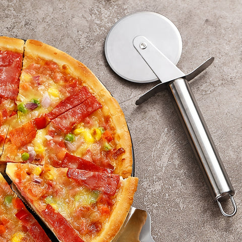 Edelstahl Pizzaschneider – Effizientes und Stilvolles Küchenwerkzeug für Perfekte Stücke