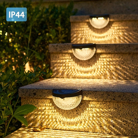 SolarGlow Halbrunde LED-Zaunbeleuchtung – Elegant und Nachhaltig