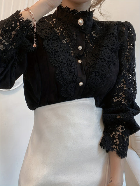 Victorianisch Inspirierte Bluse mit Perlenknopf - Subtile Eleganz für Jeden Anlass