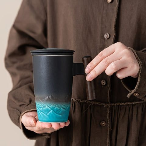 Handgemachte Keramische Teetasse mit Sieb – Authentisches Design und Praktische Anwendung
