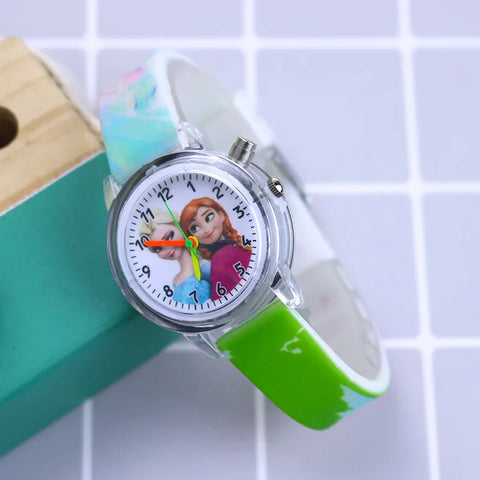 Leuchtende Kinderuhr – Erhältlich in Spider-Man und Frozen Designs