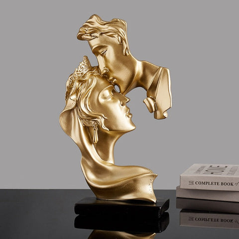 Liebesbild - Elegante Skulptur eines küsst Paares