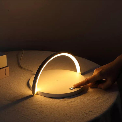 Drahtlose Lade-Lampe - Stilvolle Beleuchtung und Laden in Einem