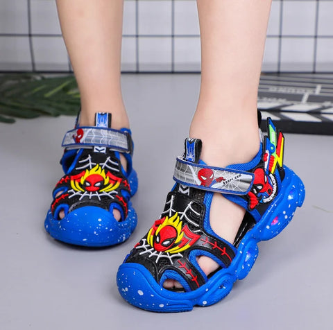 Leuchtende Superhelden-Sandalen für Kinder – Bequem und Spaß für Spielvergnügen