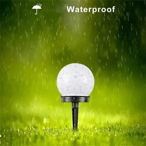 Solarbetriebene LED Gartenlampe - Energiesparend und Wetterfest für Außenbeleuchtung