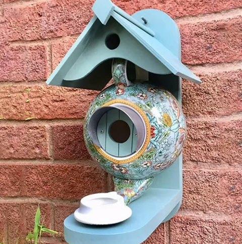 Buntes Vogelhaus - Perfekt für den Garten
