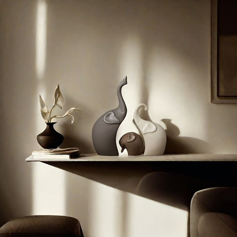 Set aus 3 Keramischen Elefantenfiguren – Moderne Matte Dekoration für Wohnzimmer oder Büro