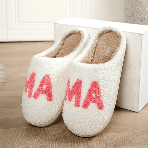 Samtige Hausschuhe mit MAMA – Weiche und Bequeme Hausschuhe zum Muttertag