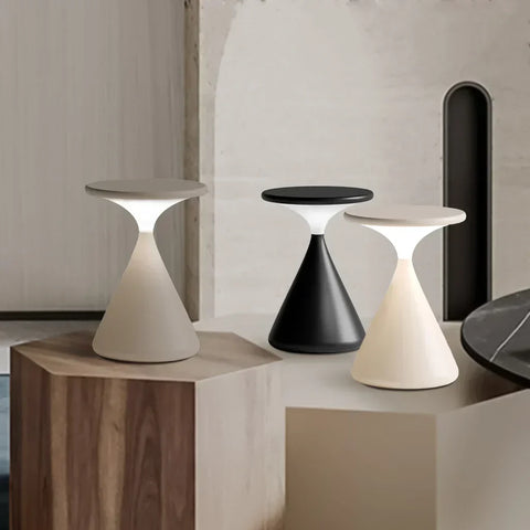 Aeron Sanduhr Dimmbar LED Tischlampe – Elegant und Kabellos Licht