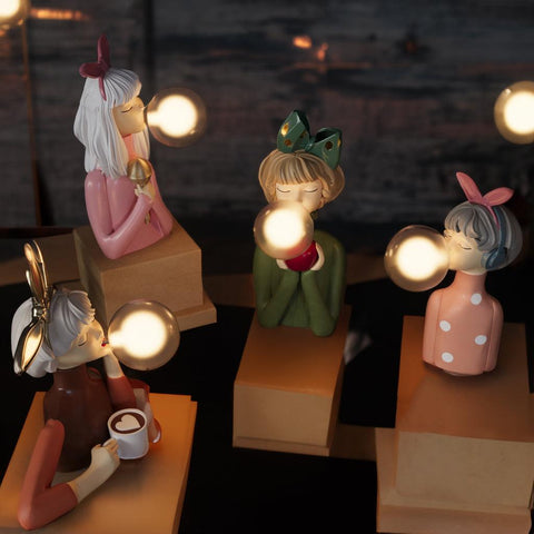Chloé Lampe - Verspielte Mädchenlampe für kreative Interieurs