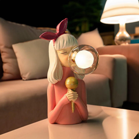 Chloé Lampe - Verspielte Mädchenlampe für kreative Interieurs