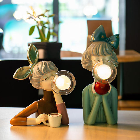 Chloé Lampe - Verspielte Mädchenlampe für kreative Interieurs