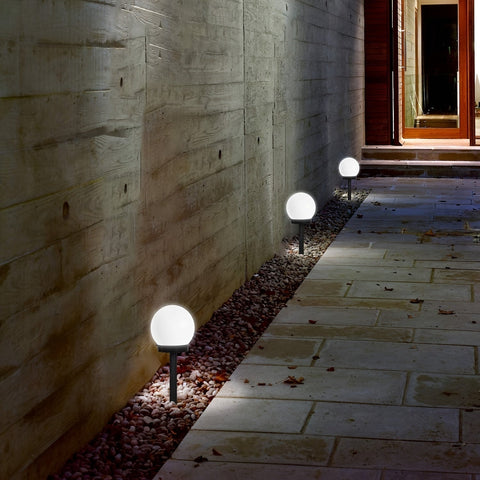 Solar LED Gartenlampen – Sphärische Beleuchtung für Wege und Gärten