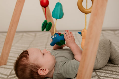 Stimulierendes Baby-Spielgym – Für fröhliche Spielmomente