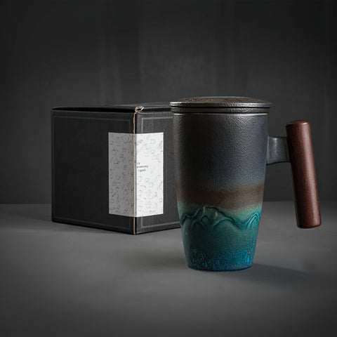Handgemachte Keramische Teetasse mit Sieb – Authentisches Design und Praktische Anwendung