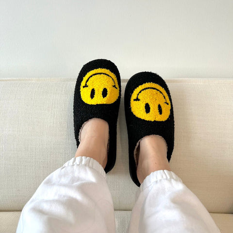 Smiley Komfort Hausschuhe – Für eine fröhliche und warme Atmosphäre
