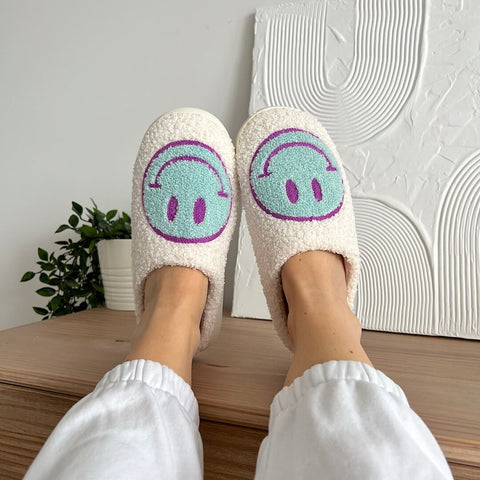 Smiley Komfort Hausschuhe – Für eine fröhliche und warme Atmosphäre
