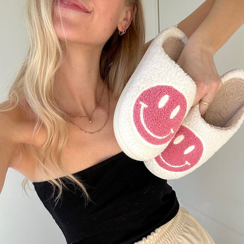 Smiley Komfort Hausschuhe – Für eine fröhliche und warme Atmosphäre