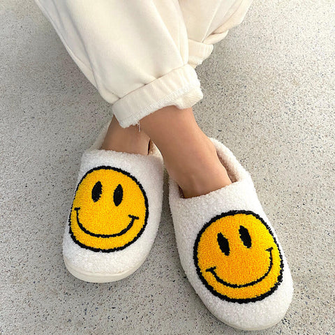 Smiley Komfort Hausschuhe – Für eine fröhliche und warme Atmosphäre