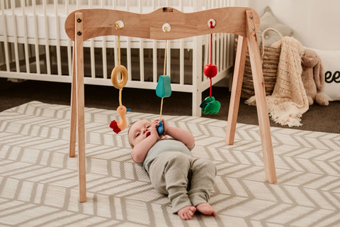 Stimulierendes Baby-Spielgym – Für fröhliche Spielmomente
