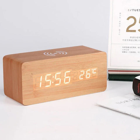 Schlanke Digitale Uhr mit Sprachsteuerung – Beleuchtung und Temperaturanzeige